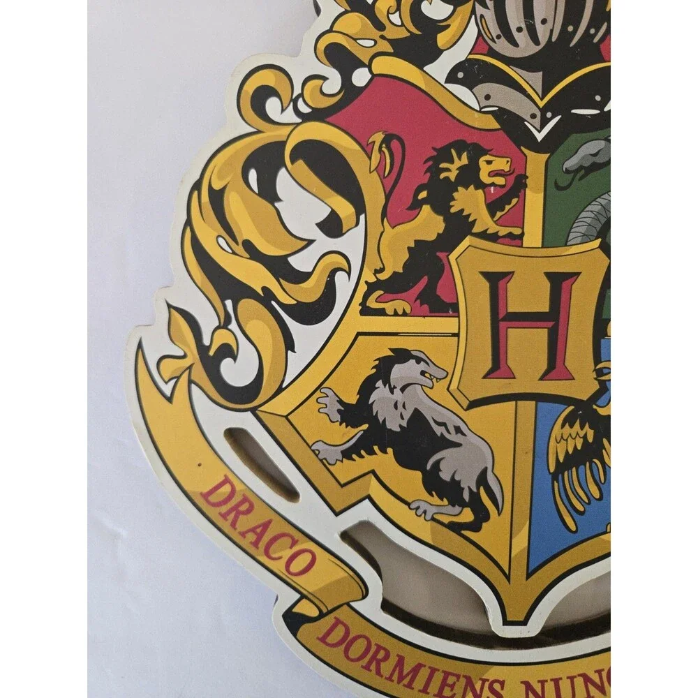 Silver Buffalo Harry Potter Hogwarts Crest Wall Sign Fantasy Decor 2017 10